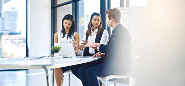 istock Exchanging ideas to get the best result 1140567025