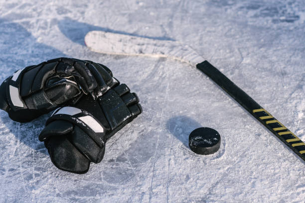 istock things are a hockey player on the ice 1140582400