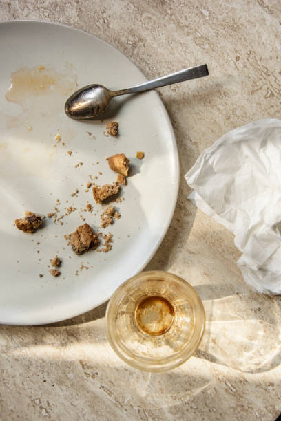 istock Dirty and empty dishes after party breakfast. Real life concept at home 1140586453