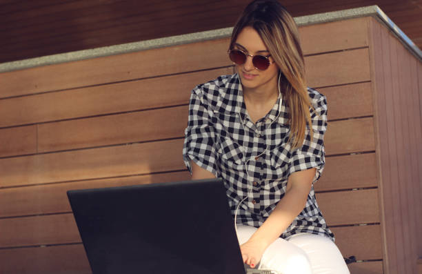 istock Young business woman 1140608928