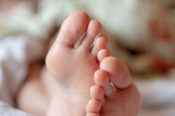 istock Men's toes, healthy toe nails 1140666014