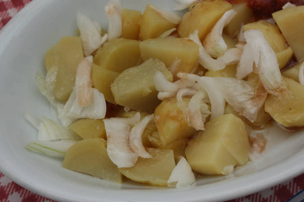 istock Potatoes with onions   Potatoes cooked in water 1140723111