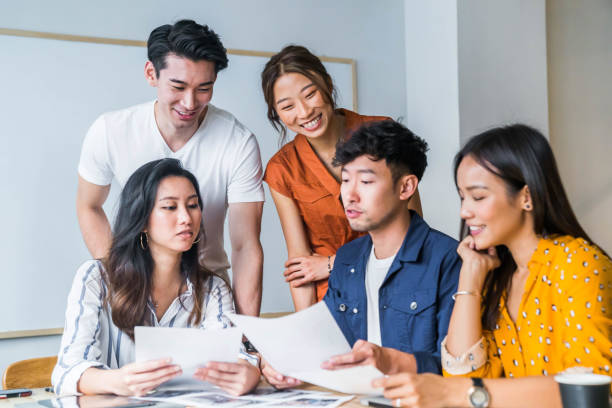istock Asian young people business meeting 1140738943
