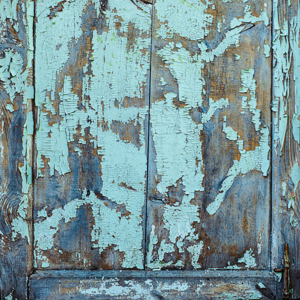 texture di vecchio legno arrugginito, dipinto di blu con macchie di primo strato di legno. - wood shutter rusty rust foto e immagini stock