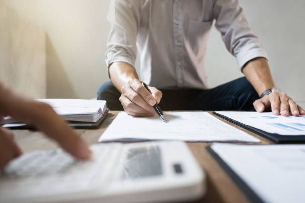 istock auditor calculate number of profits in sales performance data 1140815057