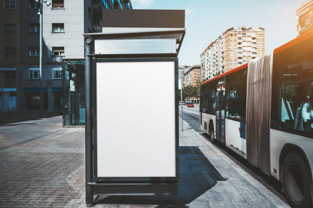 バス停のポスターモックアップ - bus stop ストックフォトと画像