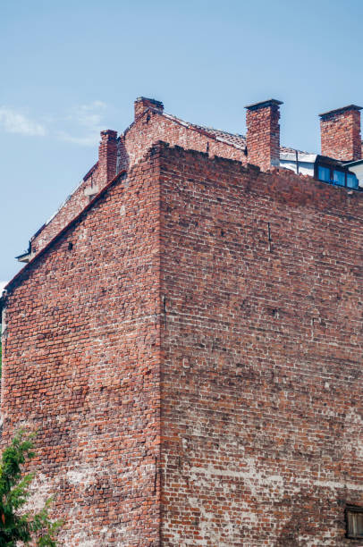 istock Old vintage backside brick houses 1140848187