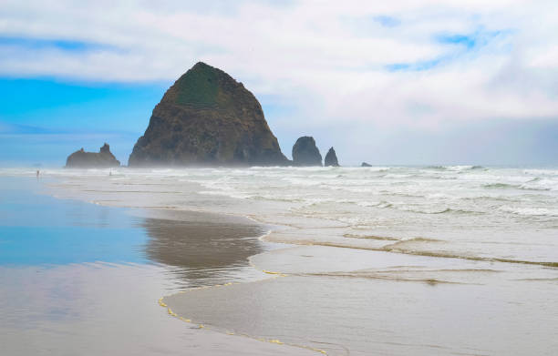 istock Oregon Cannon Beach  at and near Haystack rock 1140848881