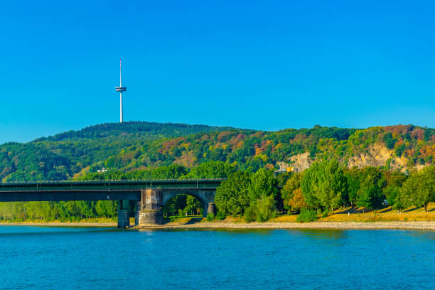 torre de tv en koblenz, alemania - rhine river audio fotografías e imágenes de stock