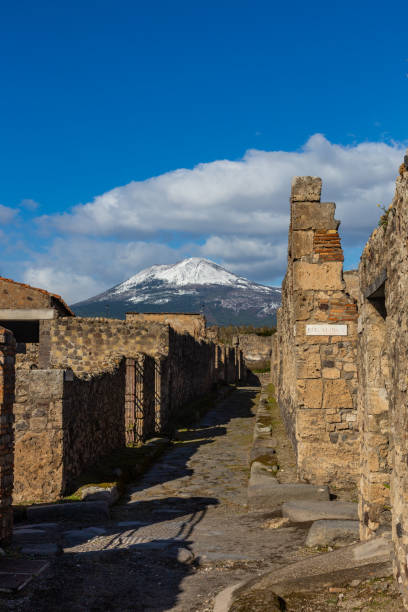 A fascinating journey through the ruins of the ancient city of Pompeii , Italy A fascinating journey through the ruins of the ancient city of Pompeii located at the foot of the volcano Vesuvius, Italy pompeii ruins stock pictures, royalty-free photos & images