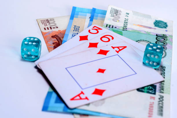 istock A losing and winning money gambling 1140937045