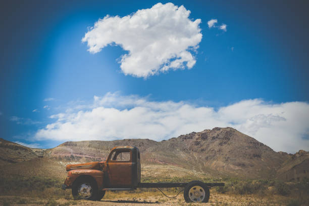 istock An abandon old truck 1140959928