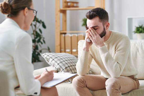 istock Crying in front of counselor 1140973907