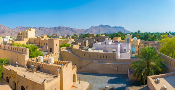 nizwa fortress in oman. - nizwa imagens e fotografias de stock