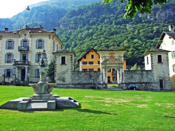 a typical old traditional architecture in the magic valley or valle di magia (valle maggia) - switzerland ticino canton valley church imagens e fotografias de stock