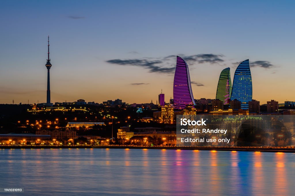 Nächtliche Aussicht auf Baku - Lizenzfrei Baku Stock-Foto