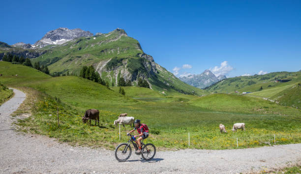 istock Mountainbiking the  Arlberg mountains 1141037089