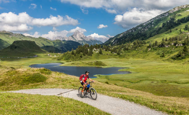 istock Mountainbiking the  Arlberg mountains 1141038700