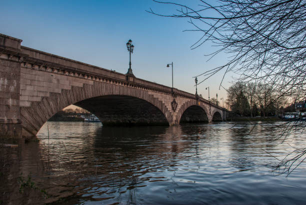 istock Kew Bridge in west London 1141094964