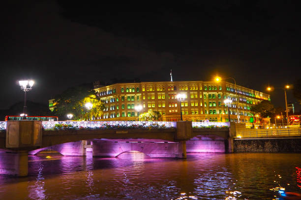 istock Coleman Bridge light show at night in Singapore 1141167117