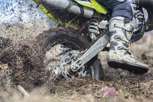 motorcycle, throwing the country back wheel