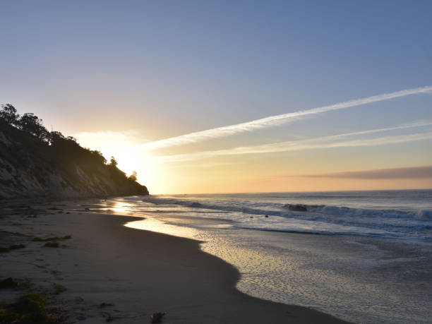 istock Sunrise at Hendry's Beach in Santa Barbara 1141211233