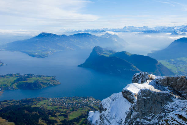 paesaggio visto dalla cima del monte pilatus in autunno - lago di lucerna, canton obvaldo / nidvaldo / lucerna, svizzera centrale, svizzera - pilatus foto e immagini stock