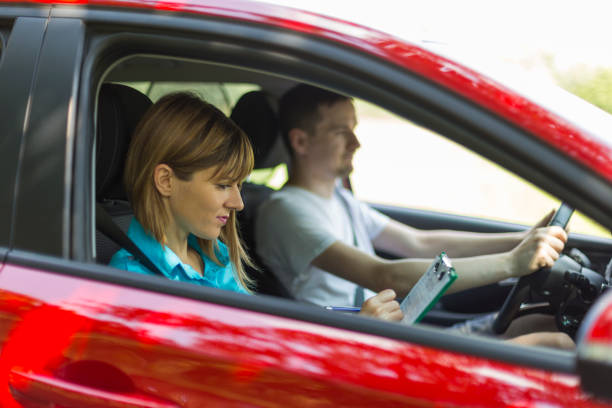 educazione del conducente. - driving test foto e immagini stock