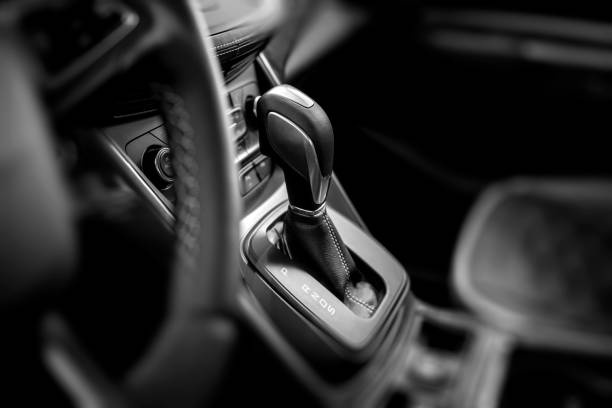 gearshift inside car - sports car gearshift car change imagens e fotografias de stock