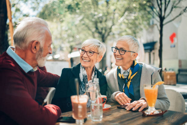 istock Senior Friends outdoor 1141293559