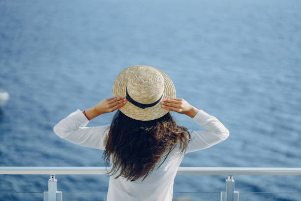 istock girl near sea 1141304208