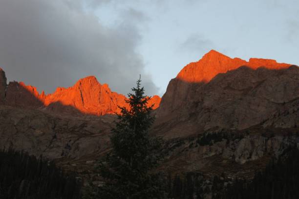 サンフアン山地、シカゴ盆地のアルペングロー - san juan basin ストックフォトと画像