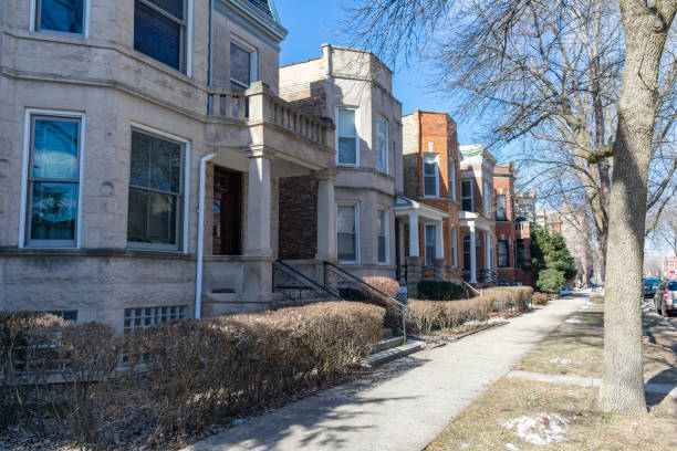 istock Row of Homes in Logan Square Chicago 1141335503