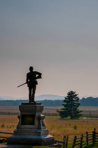 памятник 111-му нью-йоркскому пехотного полка - american civil war battle conflict gettysburg national military park стоковые фото и изображения