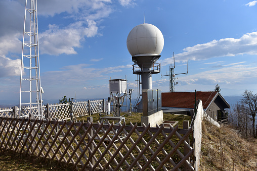 Weather station, Lisca