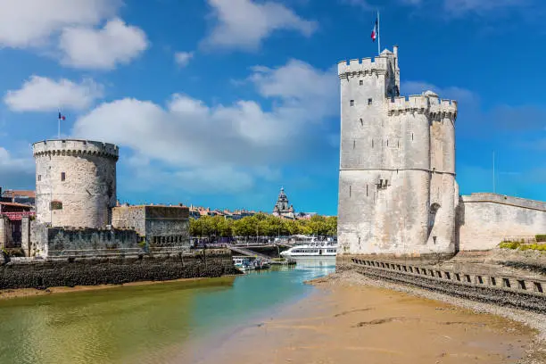 visit the city of La Rochelle