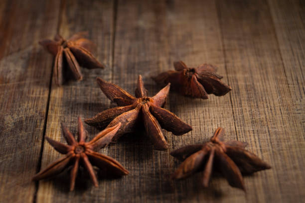 istock STAR ANISE ON WOOD 1141397083