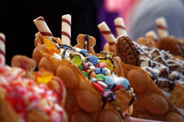 fresh sweet bakery with candies and ice cream, street food - wheat pasta flour italy imagens e fotografias de stock