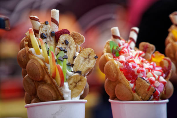 fresh sweet bakery with candies and ice cream, street food - wheat pasta flour italy imagens e fotografias de stock