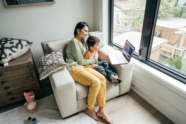 istock How to Choose and Use a College Savings Plan 1141446146