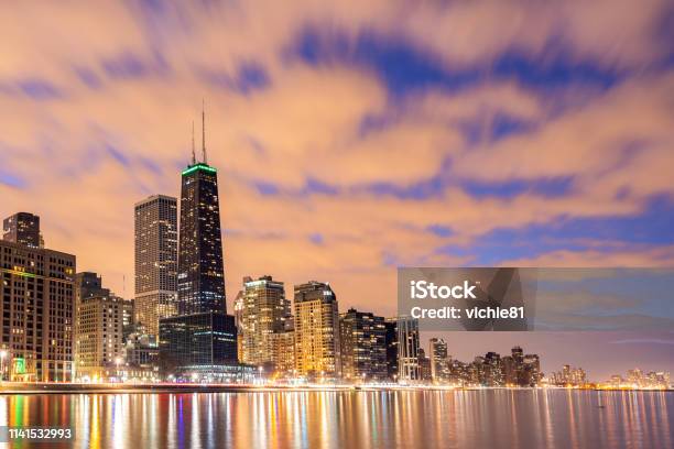 Chicago Skylines At Night Stock Photo - Download Image Now - Chicago - Illinois, Urban Skyline, Night