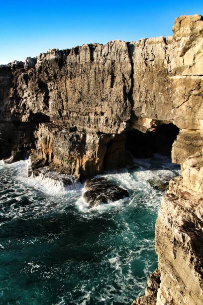 istock Cliff formation in Cascais called The Boca do Inferno 1141553312