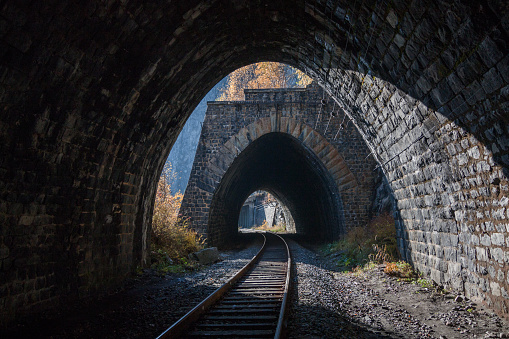 Los túneles de cascad en el ferrocarril circum-Baikal photo