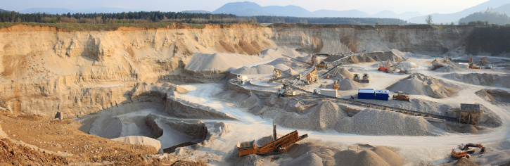 granite quarry, the cut method open-pit mining