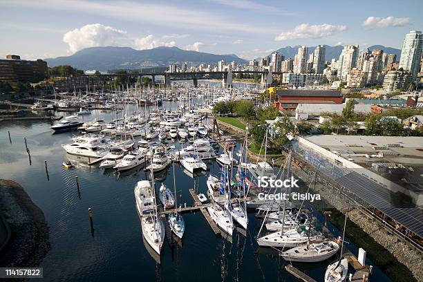 Burrard Street Bridgefałszywa Zatoczka Vancouver - zdjęcia stockowe i więcej obrazów Bez ludzi - Bez ludzi, Fotografika, Horyzontalny