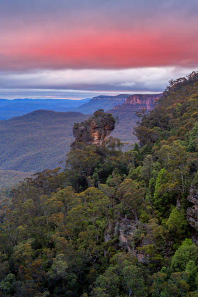 istock Orphan Rock in Katoomba Australia 1141590839