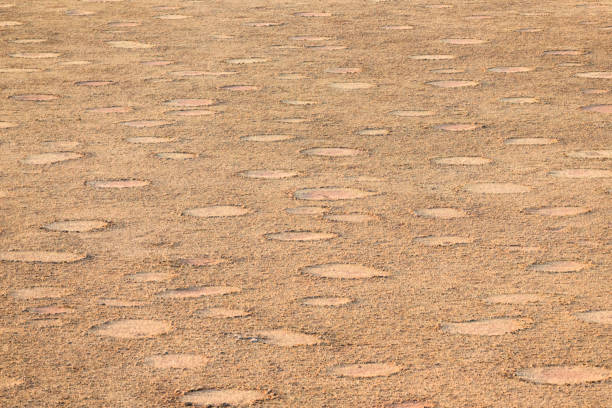 círculos de hadas en el desierto namibio cerca de sossusvlei, sesrium. - erongo fotografías e imágenes de stock