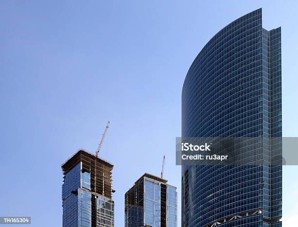 Wolkenkratzer Am Himmel Hintergrund Entwickeln Stockfoto und mehr Bilder von Am Rand - Am Rand, Architektur, Außenaufnahme von Gebäuden