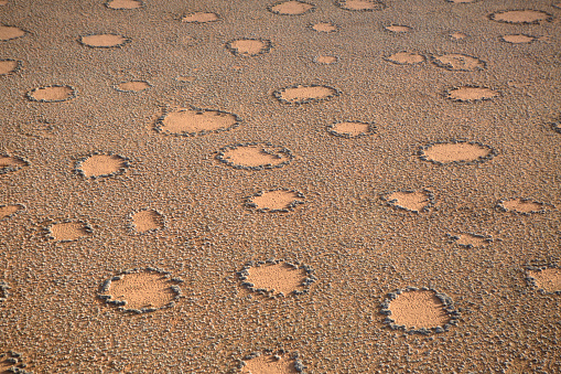Círculos de hadas en el desierto namibiano. photo