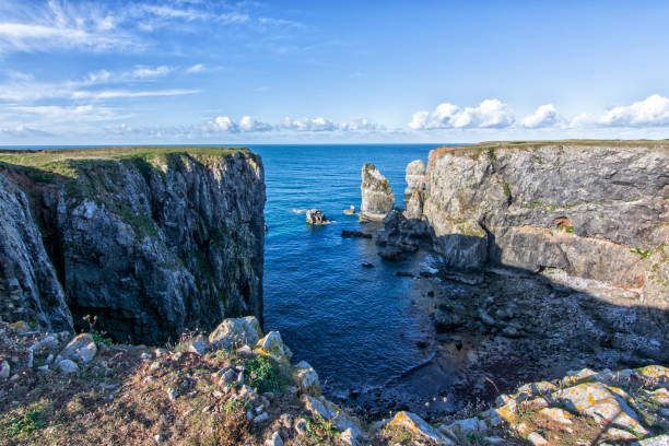 istock Stack Rocks & The Green Bridge of Wales 1141703307
